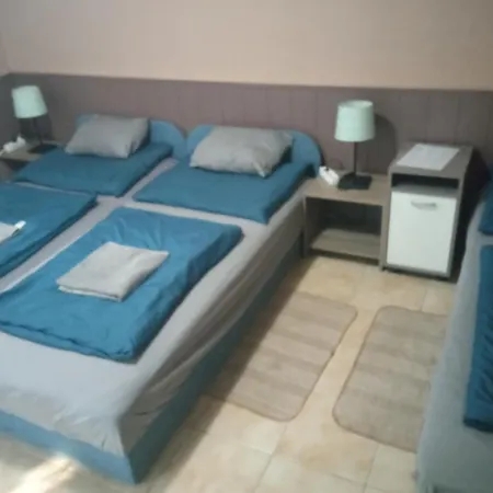 Oenallo Apartmanhaz Aranyparton Siófok
